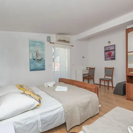 Apartment Goge Omiš Esterno foto